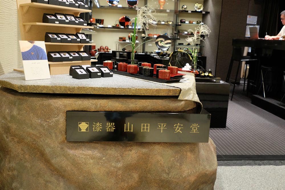 ▌東京景點▌ 日本橋COREDO室町 x 全新登場台場【DiverCity Tokyo 購物中心實物大小獨角獸鋼彈立像】