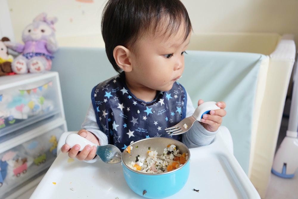 ▌已結團▌寶寶自我進食的第一個餐具【英國Doddl 】人體工學學習餐具(前100名下單送好禮)