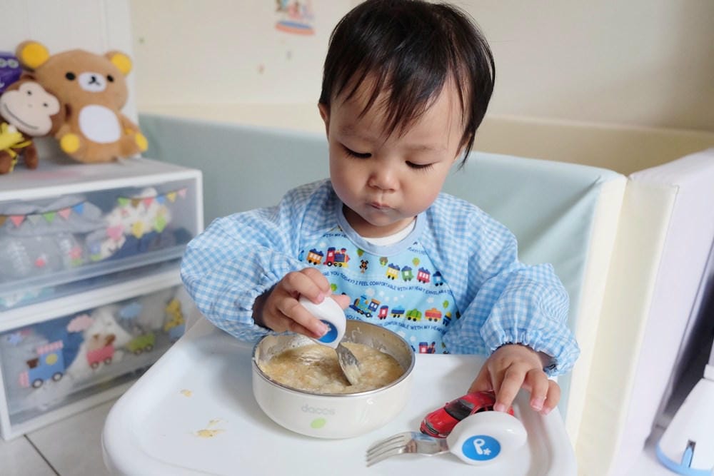 ▌已結團▌寶寶自我進食的第一個餐具【英國Doddl 】人體工學學習餐具(前100名下單送好禮)