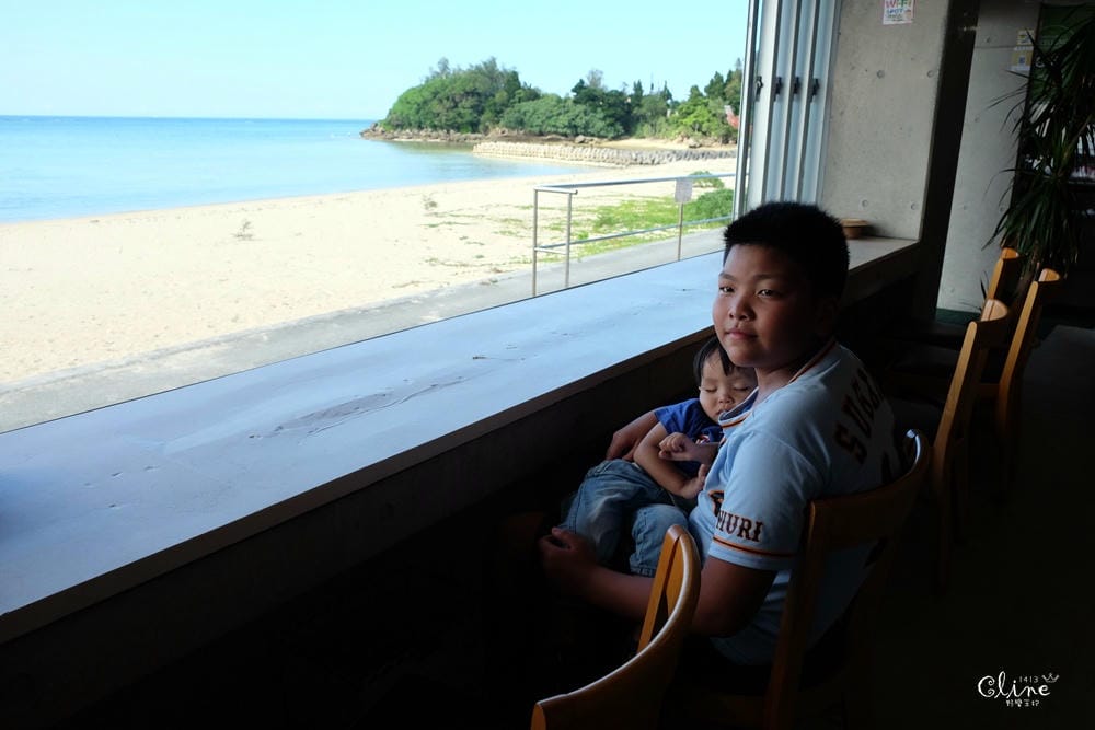 ▌沖繩海景咖啡▌無敵海景【On The Beach Cafe】 陽光沙灘，沒有比基尼