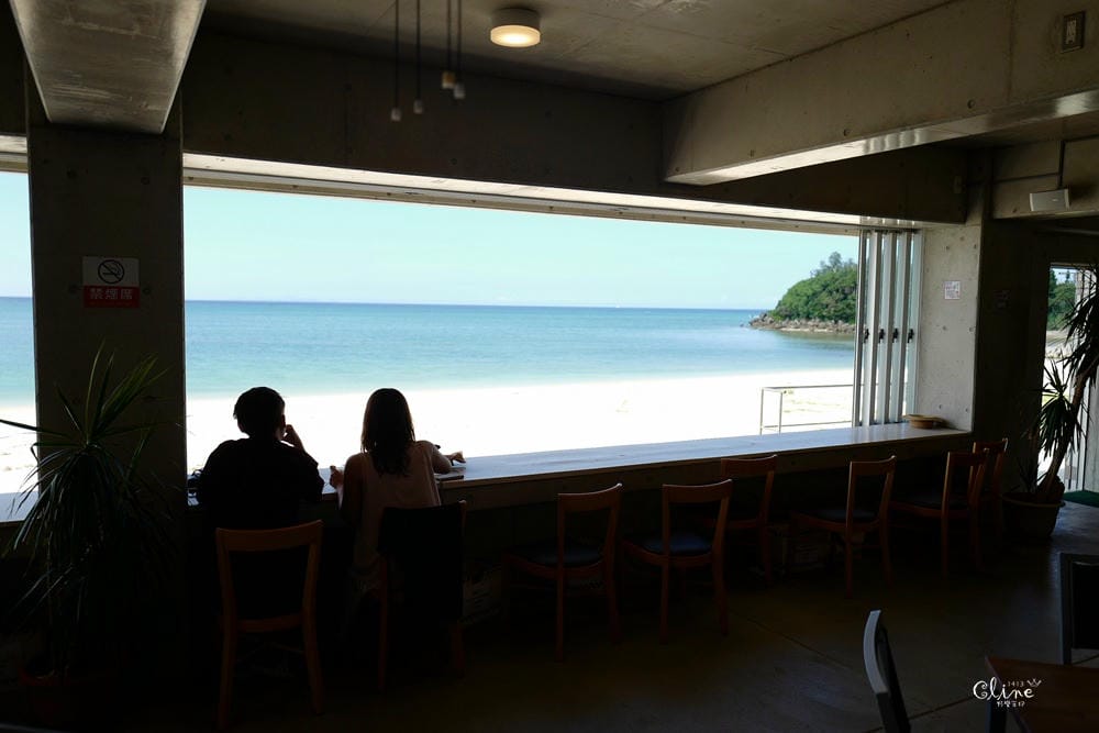 ▌沖繩海景咖啡▌無敵海景【On The Beach Cafe】 陽光沙灘，沒有比基尼