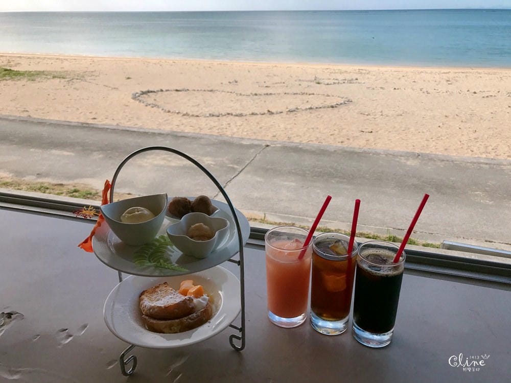 ▌沖繩海景咖啡▌無敵海景【On The Beach Cafe】 陽光沙灘，沒有比基尼