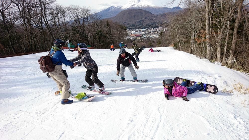 ▌日本滑雪  ▌輕井澤王子官方 中文王子滑雪學校，專業中文教練指導  ​ 安全快速的輕鬆上手。