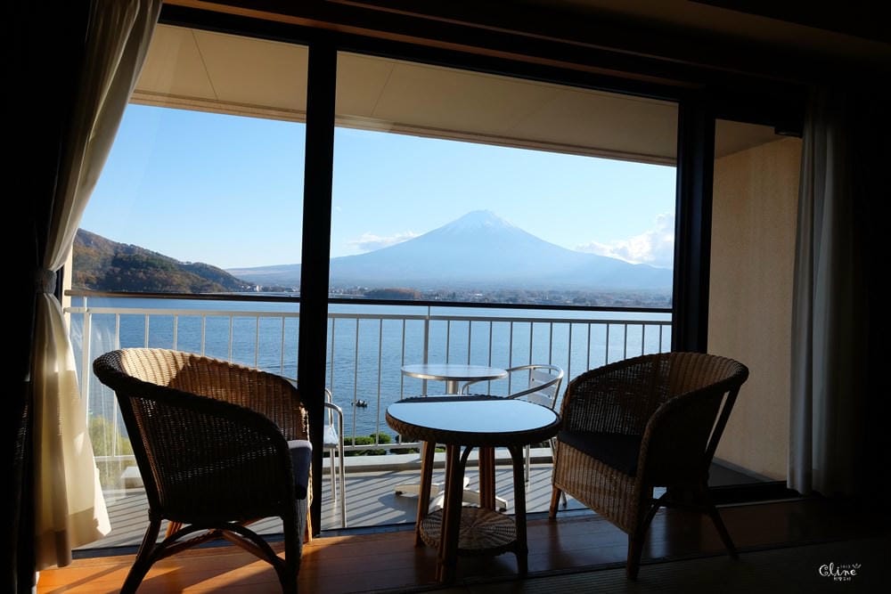 ▎河口湖住宿▎河口湖秀峰閣湖月。房間內就可欣賞到完整富士山美景