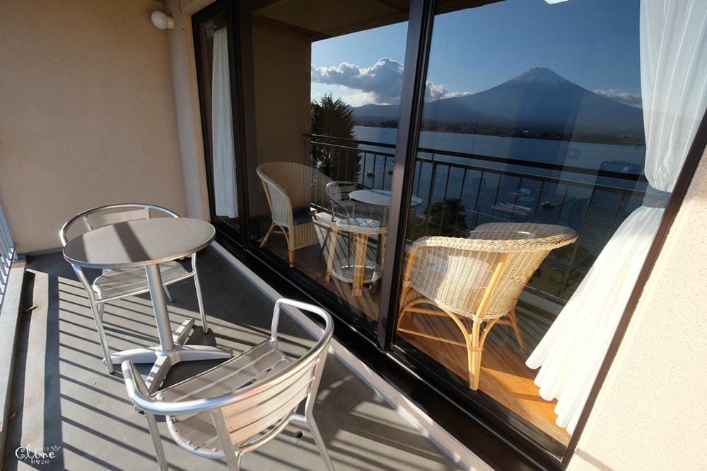 ▎河口湖住宿▎河口湖秀峰閣湖月。房間內就可欣賞到完整富士山美景