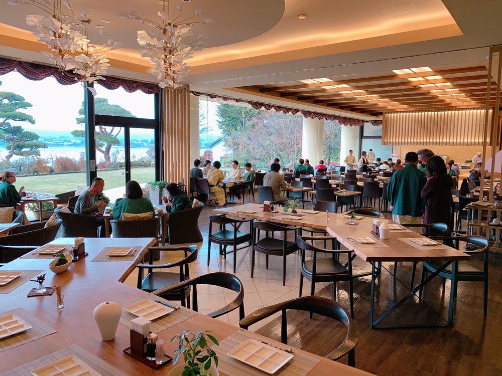 ▎河口湖住宿▎河口湖秀峰閣湖月。房間內就可欣賞到完整富士山美景
