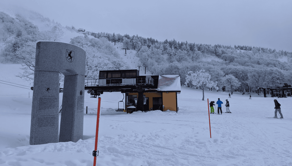 ▌藏王滑雪攻略▌快速地利用滑雪到達山頂。及雪道介紹、雪具租借、隱身在夢幻雪境的三五郎小屋