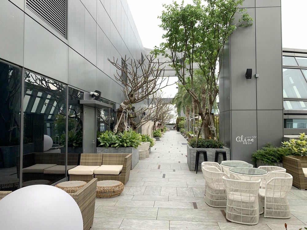 ▌新北住宿推薦▌板橋凱撒大飯店❤️高空無邊際泳池超美超有情調❤️兩天一夜飯店輕旅行，好好的給自己放鬆一夏～