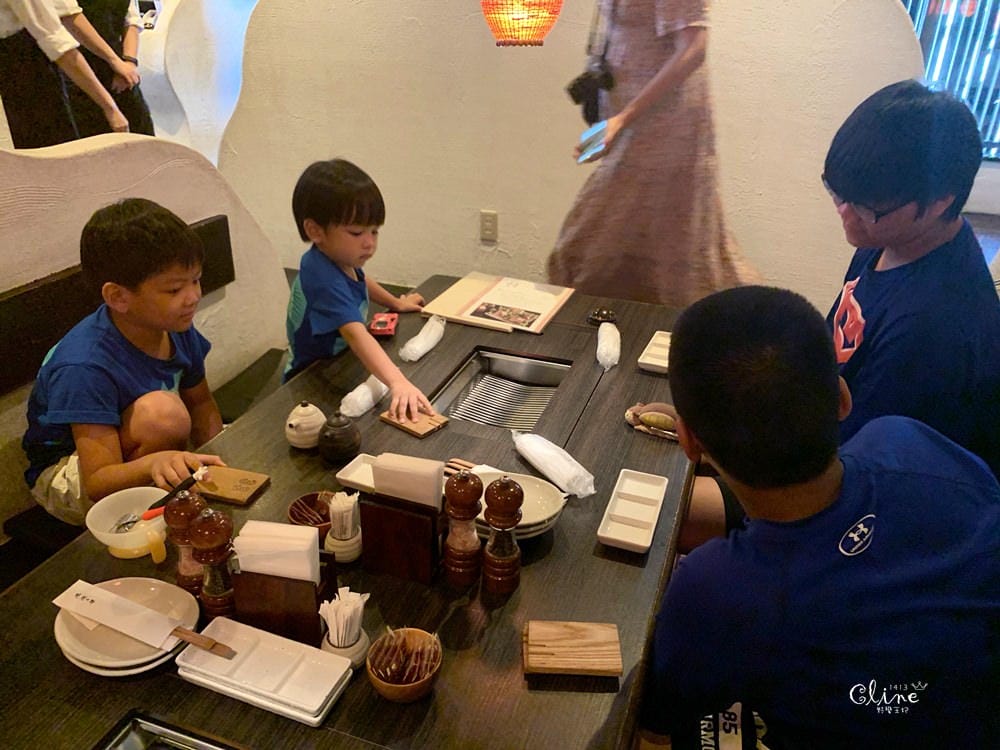 ▌沖繩美食▌焼肉 琉球の牛。超值的商業午餐CP值高，荷包瘦了也開心