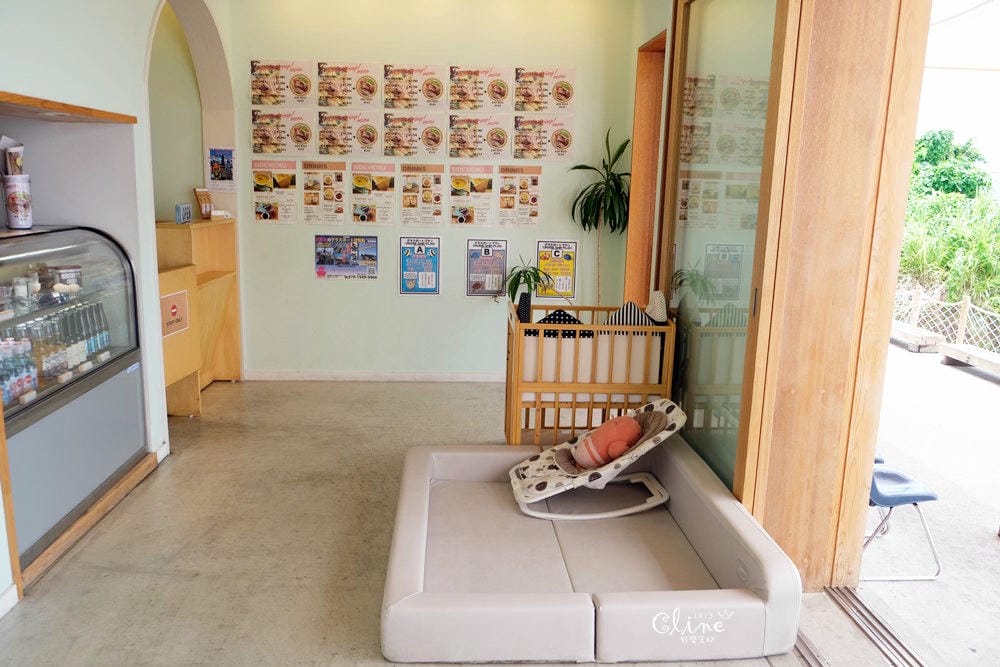 ▌ 沖繩景點美食推薦▌2019沖繩員工旅遊第二天。古宇利島，愛心石、蝦蝦飯、花人縫跟美國村美食
