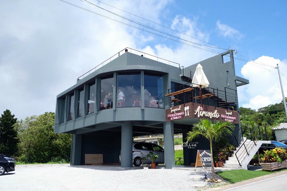 ▌ 沖繩景點美食推薦▌2019沖繩員工旅遊第二天。古宇利島，愛心石、蝦蝦飯、花人縫跟美國村美食