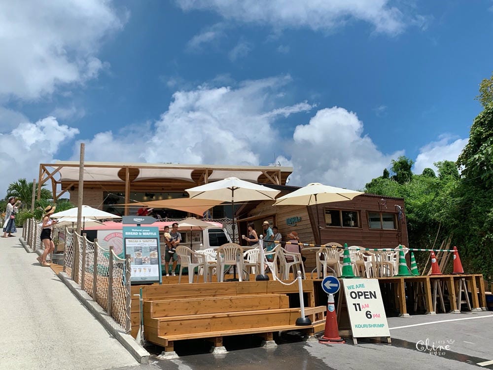 ▌ 沖繩景點美食推薦▌2019沖繩員工旅遊第二天。古宇利島，愛心石、蝦蝦飯、花人縫跟美國村美食