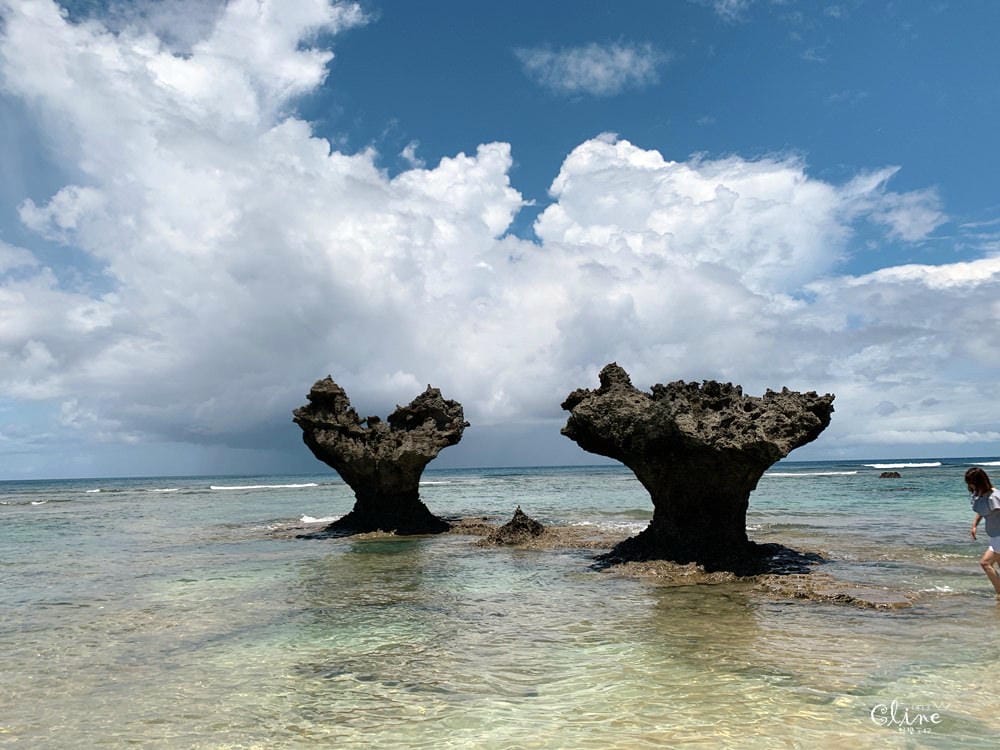 ▌ 沖繩景點美食推薦▌2019沖繩員工旅遊第二天。古宇利島，愛心石、蝦蝦飯、花人縫跟美國村美食