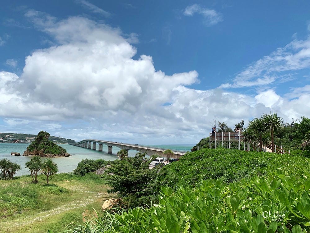 ▌ 沖繩景點美食推薦▌2019沖繩員工旅遊第二天。古宇利島，愛心石、蝦蝦飯、花人縫跟美國村美食