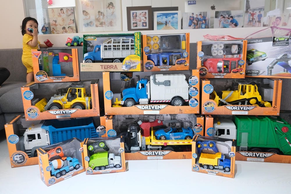 ▎限量團購▎讓男孩們瘋狂的美國B.toys 副牌Wonder Wheels玩具車。Driven系列工程車。Radio Flyer 系列車款