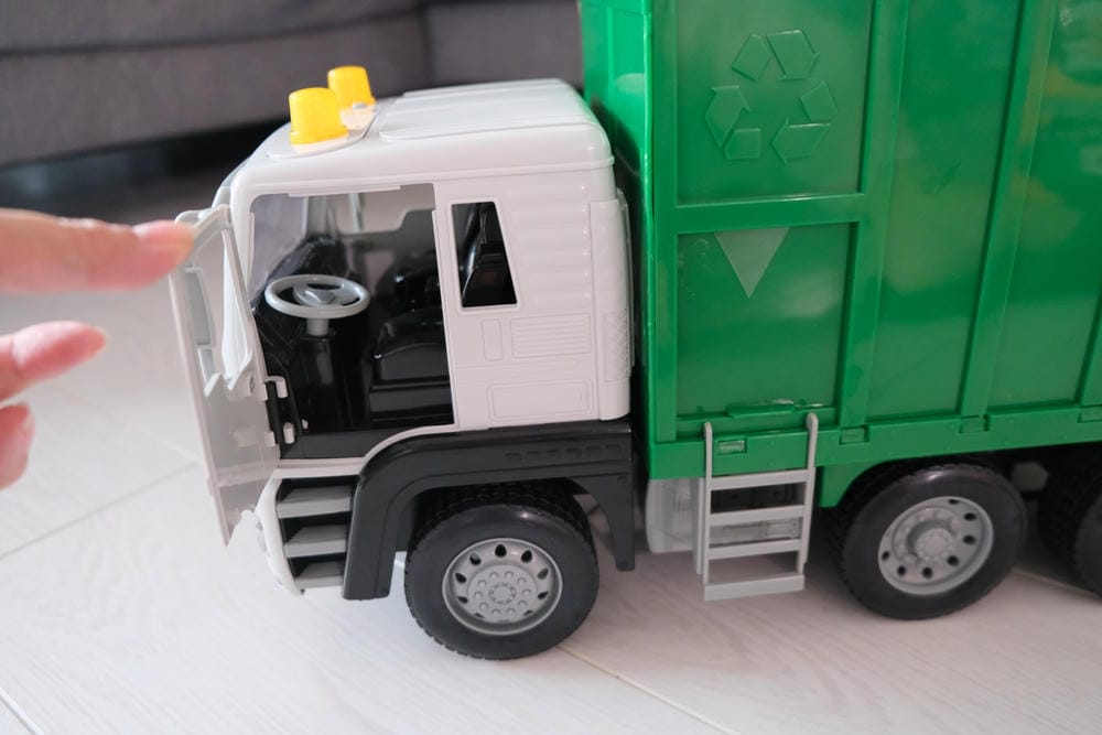 ▎限量團購▎讓男孩們瘋狂的美國B.toys 副牌Wonder Wheels玩具車。Driven系列工程車。Radio Flyer 系列車款