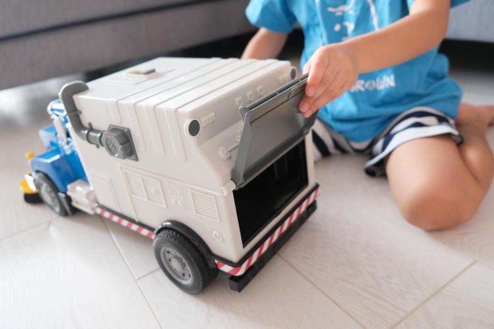 ▎限量團購▎讓男孩們瘋狂的美國B.toys 副牌Wonder Wheels玩具車。Driven系列工程車。Radio Flyer 系列車款