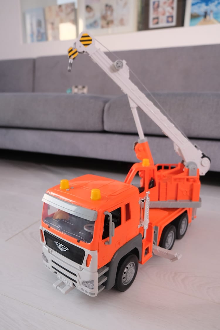 ▎限量團購▎讓男孩們瘋狂的美國B.toys 副牌Wonder Wheels玩具車。Driven系列工程車。Radio Flyer 系列車款