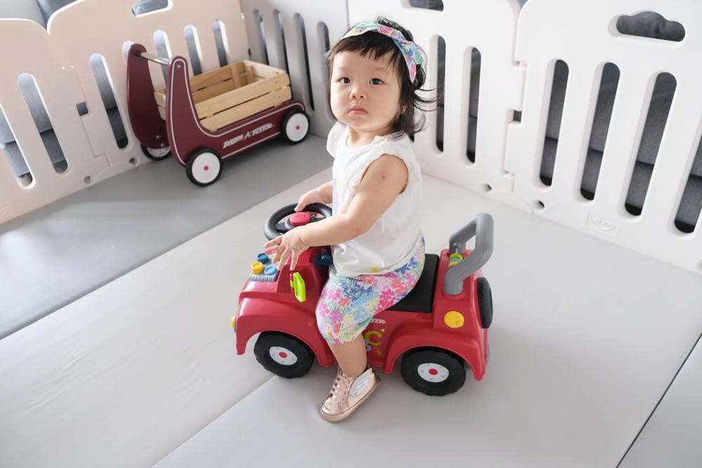 ▎限量團購▎讓男孩們瘋狂的美國B.toys 副牌Wonder Wheels玩具車。Driven系列工程車。Radio Flyer 系列車款