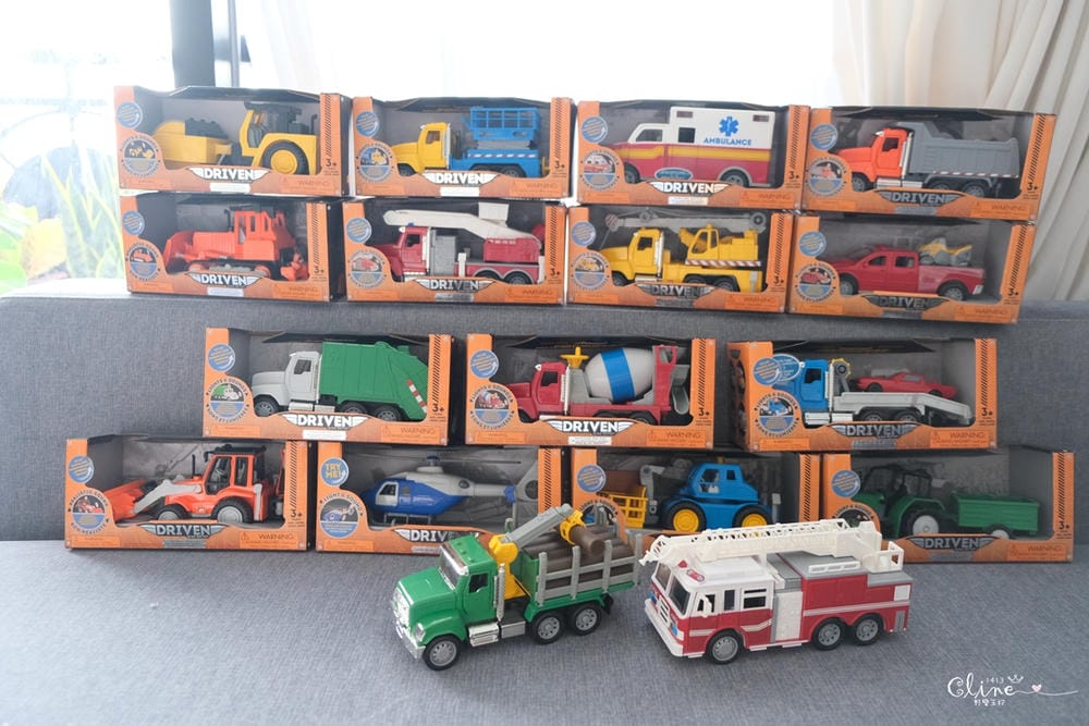▎限量團購▎讓男孩們瘋狂的美國B.toys 副牌Wonder Wheels玩具車。Driven系列工程車。Radio Flyer 系列車款