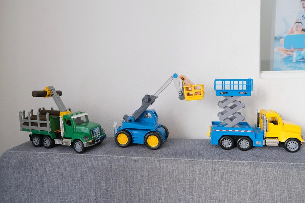 ▎限量團購▎讓男孩們瘋狂的美國B.toys 副牌Wonder Wheels玩具車。Driven系列工程車。Radio Flyer 系列車款