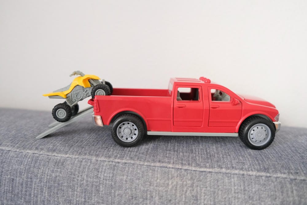 ▎限量團購▎讓男孩們瘋狂的美國B.toys 副牌Wonder Wheels玩具車。Driven系列工程車。Radio Flyer 系列車款