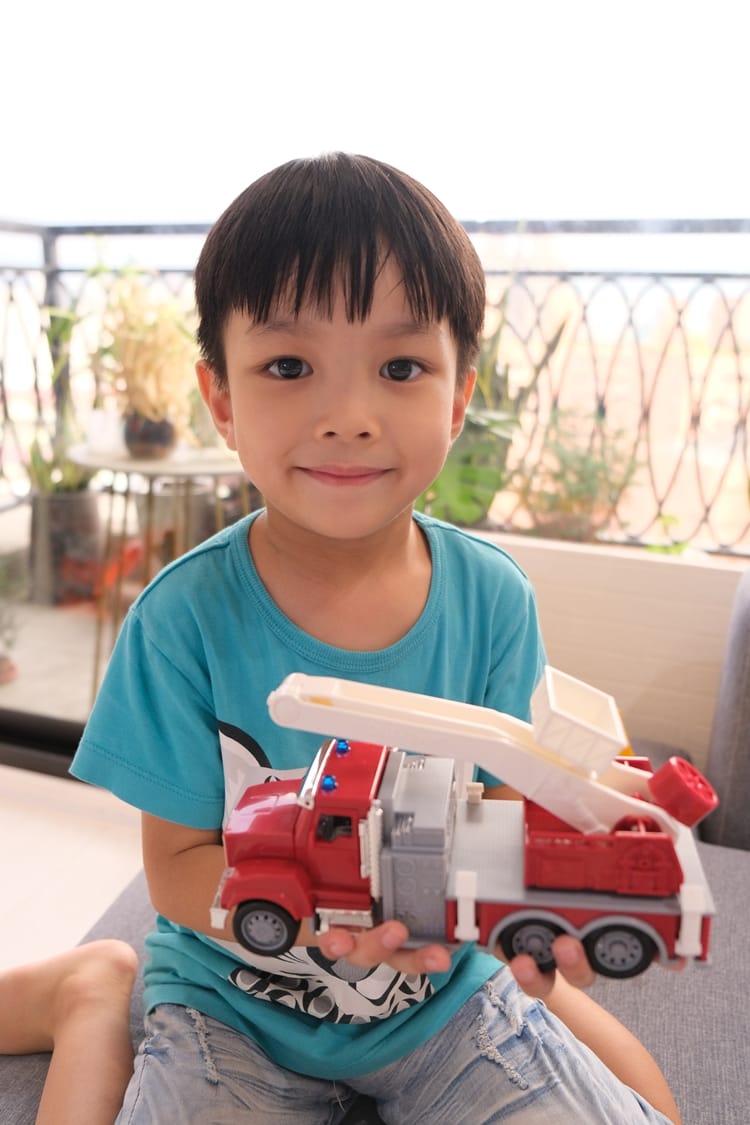 ▎限量團購▎讓男孩們瘋狂的美國B.toys 副牌Wonder Wheels玩具車。Driven系列工程車。Radio Flyer 系列車款