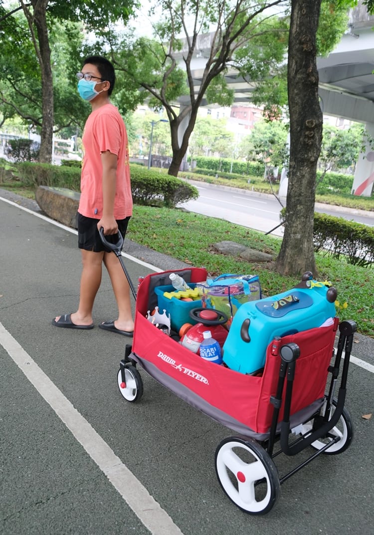▎限量團購▎讓男孩們瘋狂的美國B.toys 副牌Wonder Wheels玩具車。Driven系列工程車。Radio Flyer 系列車款