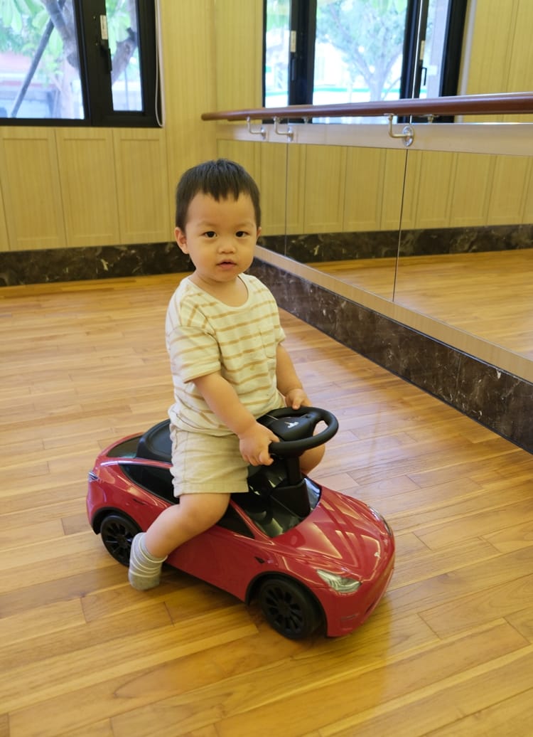 ▎限量團購▎讓男孩們瘋狂的美國B.toys 副牌Wonder Wheels玩具車。Driven系列工程車。Radio Flyer 系列車款
