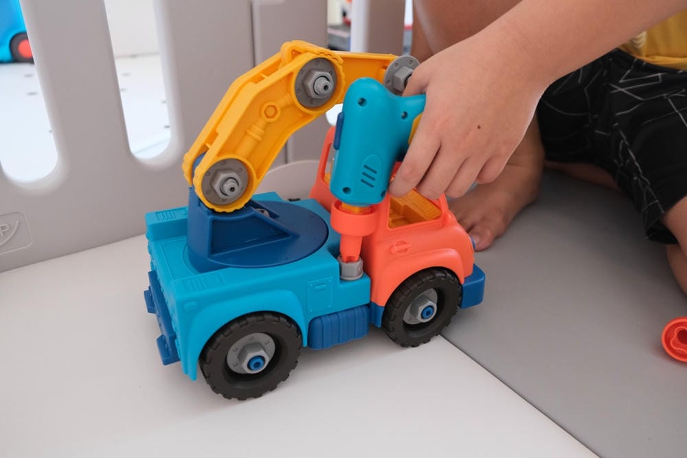 ▎限量團購▎讓男孩們瘋狂的美國B.toys 副牌Wonder Wheels玩具車。Driven系列工程車。Radio Flyer 系列車款