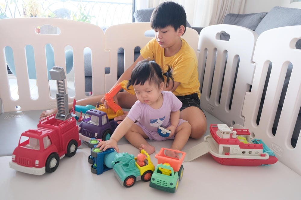 ▎限量團購▎讓男孩們瘋狂的美國B.toys 副牌Wonder Wheels玩具車。Driven系列工程車。Radio Flyer 系列車款