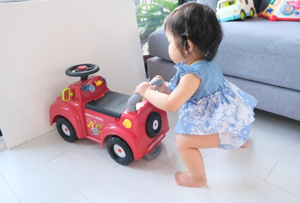 ▎限量團購▎讓男孩們瘋狂的美國B.toys 副牌Wonder Wheels玩具車。Driven系列工程車。Radio Flyer 系列車款