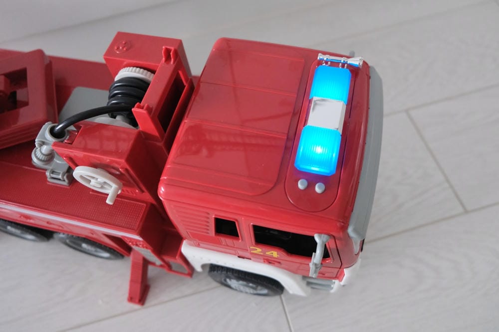▎限量團購▎讓男孩們瘋狂的美國B.toys 副牌Wonder Wheels玩具車。Driven系列工程車。Radio Flyer 系列車款