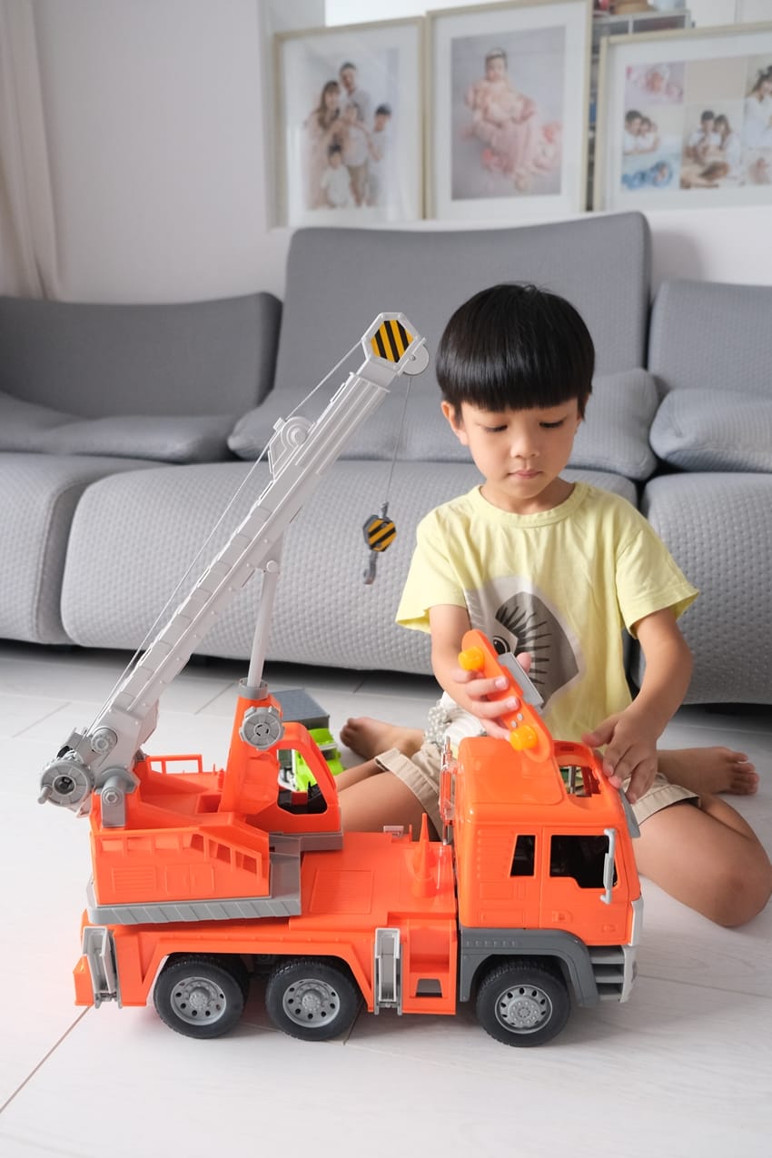 ▎限量團購▎讓男孩們瘋狂的美國B.toys 副牌Wonder Wheels玩具車。Driven系列工程車。Radio Flyer 系列車款