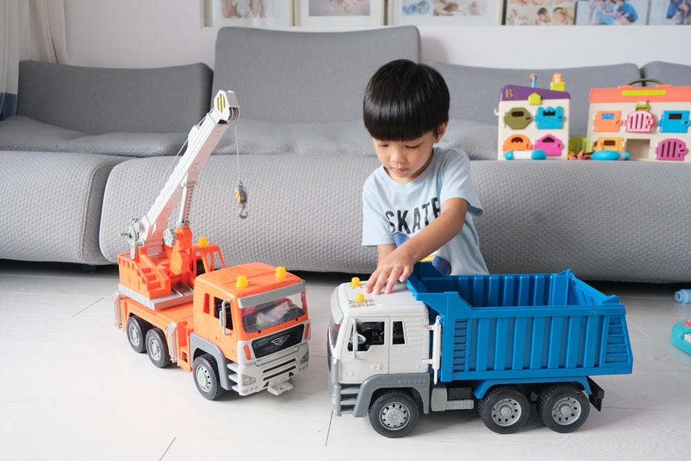 ▎限量團購▎讓男孩們瘋狂的美國B.toys 副牌Wonder Wheels玩具車。Driven系列工程車。Radio Flyer 系列車款