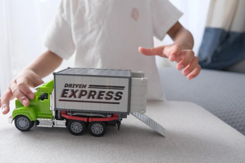 ▎限量團購▎讓男孩們瘋狂的美國B.toys 副牌Wonder Wheels玩具車。Driven系列工程車。Radio Flyer 系列車款