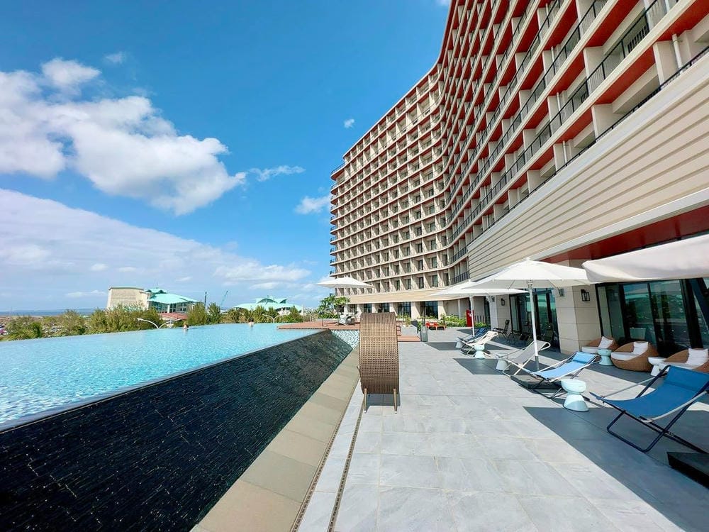 ▌沖繩住宿推薦▌2022新開幕。沖繩王子宜野灣海景大飯店。兩座絕美無邊際泳池