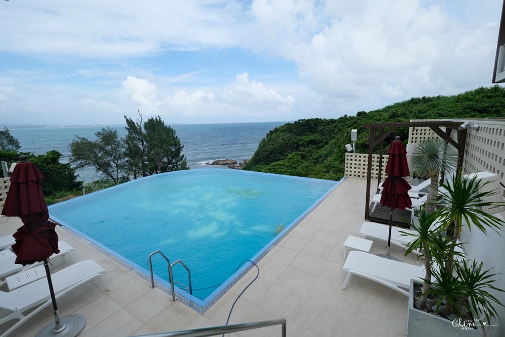 ▌沖繩海景飯店推薦▌宇流麻藏身處酒店 (HIDEOUT OKINAWA URUMA)無敵海景，泳池，廚房，洗烘衣機
