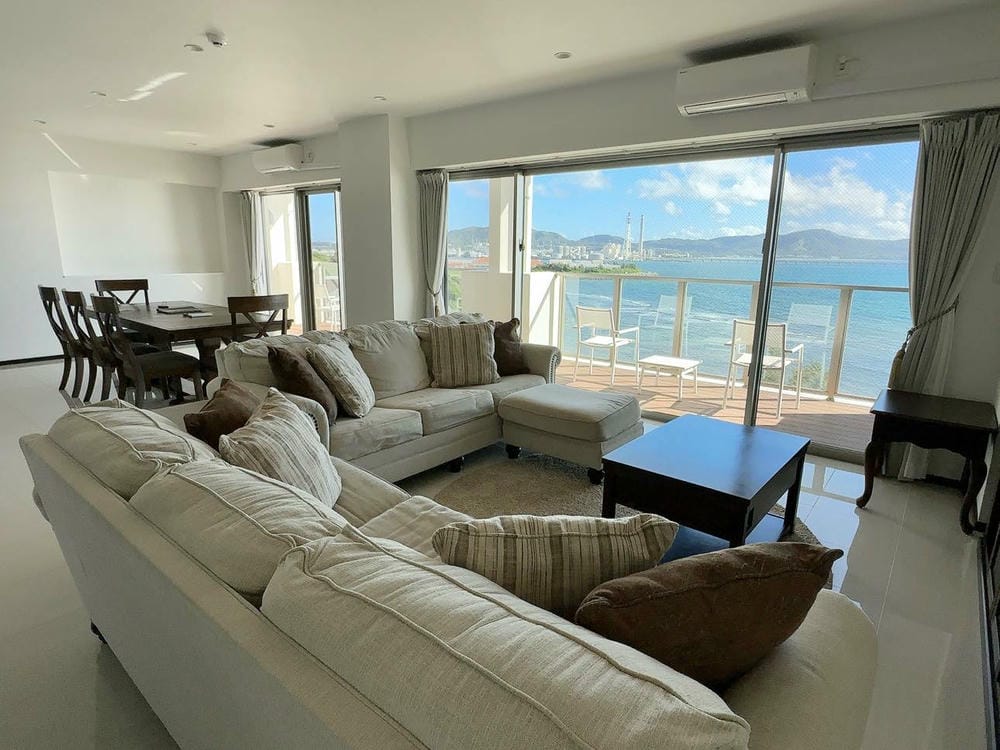 ▌沖繩海景飯店推薦▌宇流麻藏身處酒店 (HIDEOUT OKINAWA URUMA)無敵海景，泳池，廚房，洗烘衣機
