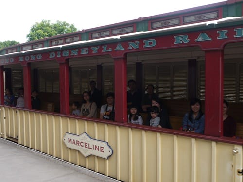 ▌歡樂香港行▌迪士尼樂園之反斗奇兵大本營.灰熊山谷.獅子王慶典.小小世界high不停