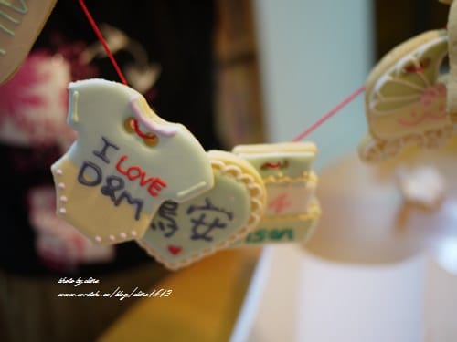 ▌三寶媽碎碎念▌小王子四個月囉!超可愛的收涎餅乾♥NIJI cupcake♥給他吃甜甜