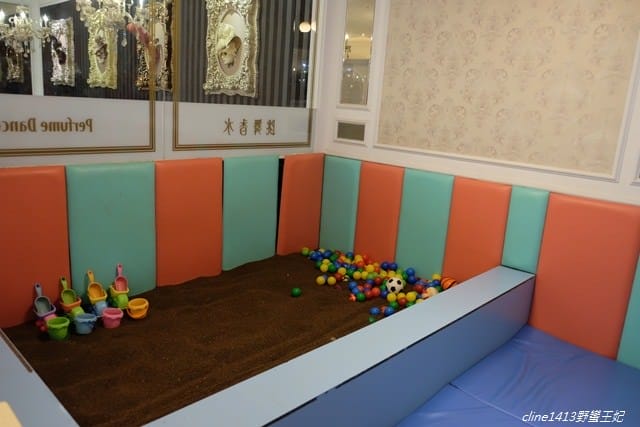 ▌板橋親子餐廳▌♥有兒童遊戲區的跳舞香水♥(板橋中山店)媽媽優雅享用貴婦下午茶、小朋友可以玩遊戲