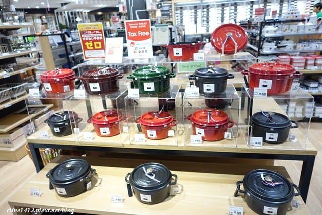 ▌沖繩自由行▌沖繩血拚必訪♥AEON MALL Okinawa Rycom ♥沖繩最新最大購物中心(有超大水族箱、部分店家可退稅)