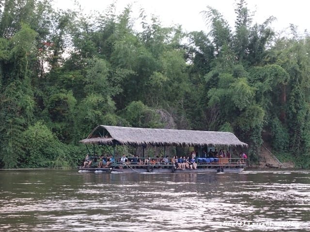 ▌泰國。北碧府▌來去桂河住一晚♥桂河木筏精品度假村Boutique Raft Resort River Kwai♥難忘的泰國水上屋初體驗