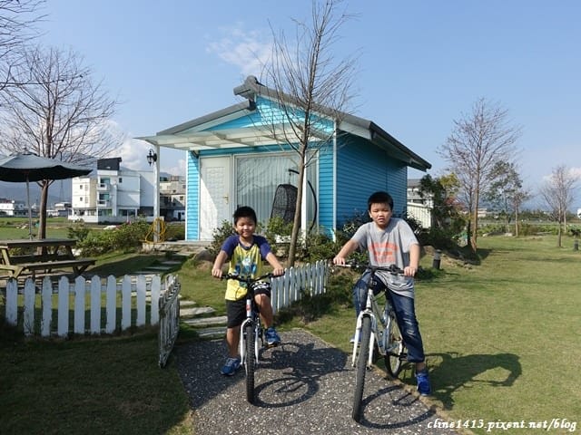 ▌宜蘭親子民宿▌♥田庄園親子溜滑梯城堡♥每個房間都有溜滑梯、盪鞦韆，還有戶外的草坪與賽車