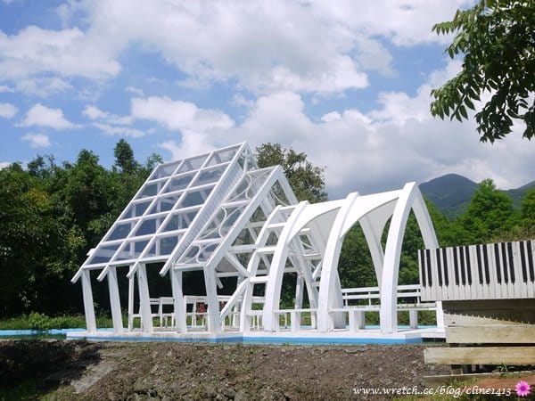 【北部景點】以為在國外? 超夢幻水教堂&熱門婚紗景點♥ 淡水˙大屯花卉農場♥