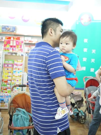 ▌三寶媽碎碎念▌11M爬行比賽 ♥丁丁藥局爬行比賽♥(內有精彩影片)
