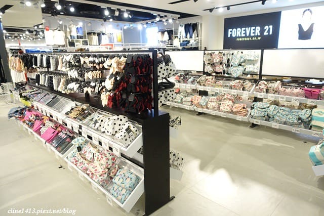 ▌沖繩自由行▌沖繩血拚必訪♥AEON MALL Okinawa Rycom ♥沖繩最新最大購物中心(有超大水族箱、部分店家可退稅)