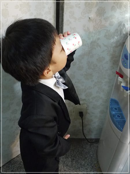 【分享】結婚四週年˙全家福側拍花絮&結婚舊照大公開