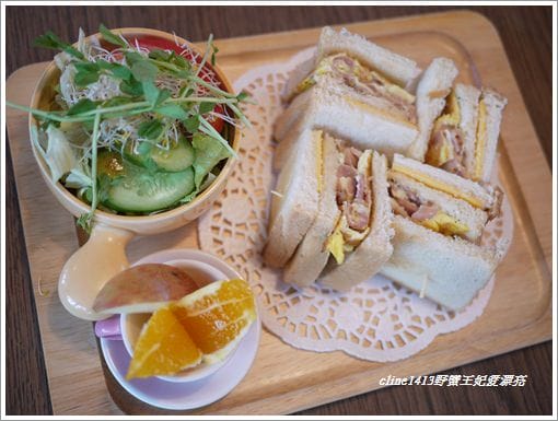 【車站美食】孕婦也瘋狂 ♥ 鄉村風格下午茶 Hana 花瓣鬆餅 ♥